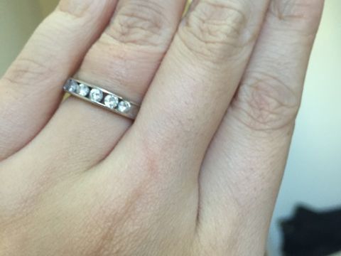 【日本ダイヤモンド貿易の口コミ】 毎日つけるものなので、ダイヤモンドいりがよかった。ダイヤモンドがとれ…