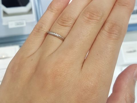 【4℃ BRIDAL(ヨンドシーブライダル)の口コミ】 4℃にはアクアラインという独自のデザインがあり、水を基調とした流れるよ…