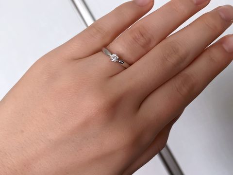 【ティファニー(Tiffany & Co.)の口コミ】 大きすぎる石は恥ずかしいので控えめなものを探していましたが、控えめな…