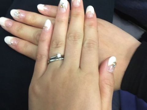 【Something Blue(サムシングブルー)の口コミ】 2人が満足が行く指輪を探していました。デザインはダイヤが細かく入ってい…