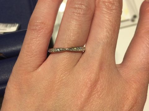 【銀座ダイヤモンドシライシの口コミ】 もう少しシンプルなものを探しに来たはずが、可愛さに一目惚れしてしまい…