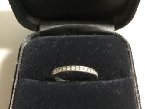 【ティファニー(Tiffany & Co.)の口コミ】 一番の決め手は、憧れのブランドだったので選んだ。
色々なデザインがあっ…