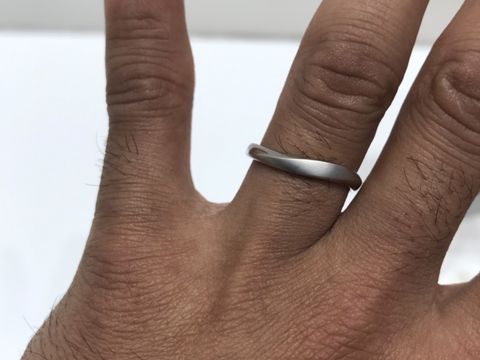 【エクセルコダイヤモンド(EXELCO DIAMOND)の口コミ】 配色は一色でシンプルですが、ノーデザインではない為お洒落な感じが好み…