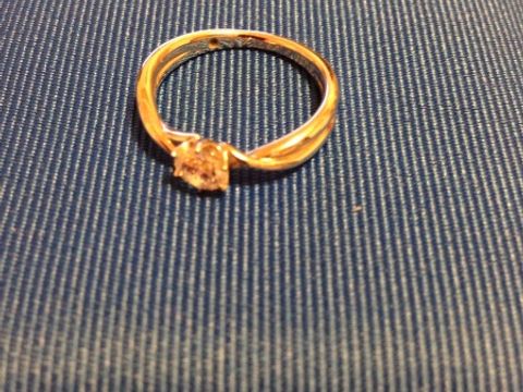 【GALA JEWELRY(ガラジュエリー)の口コミ】 一粒石の輝きはとても綺麗だった。永遠の愛を象徴するダイヤモンドにした…