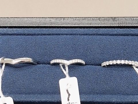 【4℃ BRIDAL(ヨンドシーブライダル)の口コミ】 彼とお揃いになるデザインを探しており、このリングを提案してくださいま…