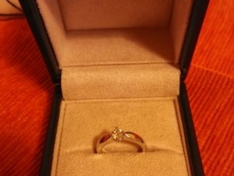 【ブルガリ(BVLGARI)の口コミ】 こちらの婚約指輪を選んだのは丸みがあるデザインとダイヤモンドの輝きで…