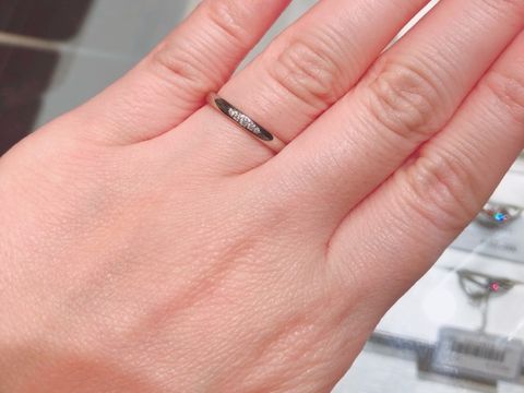 【アイプリモ(I-PRIMO)の口コミ】 5石のメレダイヤがついていて、可愛らしさもありながら、シンプルで上品な…