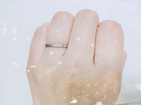 【4℃ BRIDAL(ヨンドシーブライダル)の口コミ】 普段身につけるものなので、シンプルだけどシンプルすぎないのが良いなと…