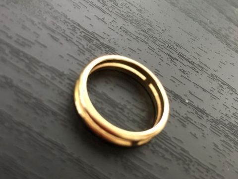 【エルメス(HERMES)の口コミ】 ゴールドの指輪を探しており、複数のブランドを見ておりましたが
主人が気…