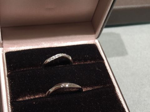 【アイプリモ(I-PRIMO)の口コミ】 二つの指輪を合わせると、ハートの形が見えてきます。
合わせ鏡がコンセプ…