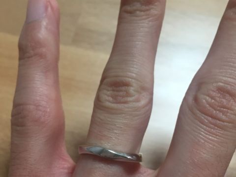 【アイプリモ(I-PRIMO)の口コミ】 素材は、プラチナのパーセントが高いものを選びました。デザインは、シン…