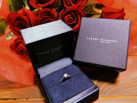 【ラザール ダイヤモンド(LAZARE DIAMOND)の口コミ】 購入の予定は未定だった際に、婚約指輪とブランドに関する説明を受け試着…