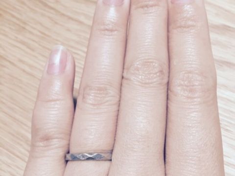 【ブシュロン(BOUCHERON)の口コミ】 ファセットのデザインが気に入り、購入しました。
フラットではなく、磨き…