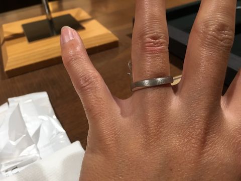 【COLANY(コラニー)の口コミ】 まずはデザインに惹かれて、試着しました。つけると、つけ心地にこだわっ…