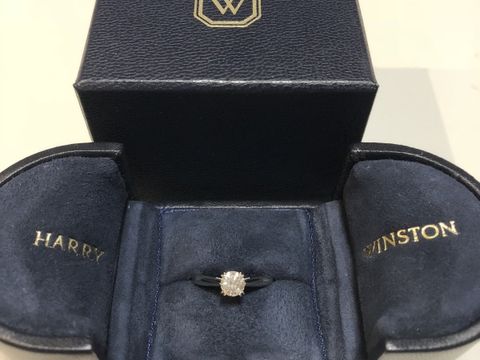 【ハリー・ウィンストン(Harry Winston)の口コミ】 ソリティアリングで探しましたが、ハリーウィンストンのリングの輝きはズ…