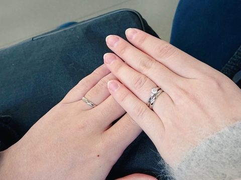 【銀座ダイヤモンドシライシの口コミ】 もともと、結婚指輪は飾りのないシンプルなもので、と決めていました。婚…