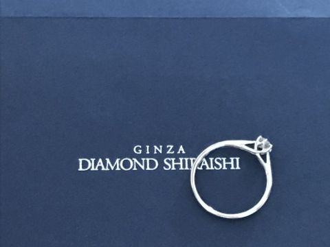 【銀座ダイヤモンドシライシの口コミ】 デザインはさることながら、永久保証などのアフターケアの充実さが決めて…