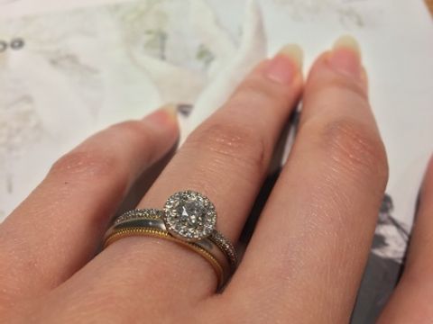 【BIJOUPIKO(ビジュピコ)の口コミ】 デザインがどれも可愛かったです。元々エンゲージは取り巻きのタイプを探…