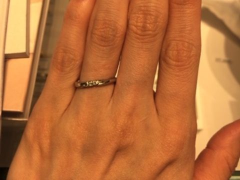 【銀座ダイヤモンドシライシの口コミ】 私はイリュミティ、彼はクレールが気に入りました。イリュミティは太さも…