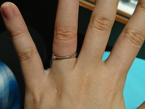 【銀座ダイヤモンドシライシの口コミ】 会社でもつけられるデザインがよかったこと、今後ずっと長く身につけるも…