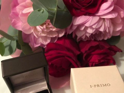 【アイプリモ(I-PRIMO)の口コミ】 わたくし、彼女がとてもデザインを気に入り店舗に見に行きました。ダイヤ…