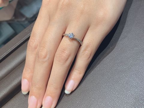 【アイプリモ(I-PRIMO)の口コミ】 実際に選んだ指輪はV字ラインのものでしたが、ストレートの形や、カーブの…