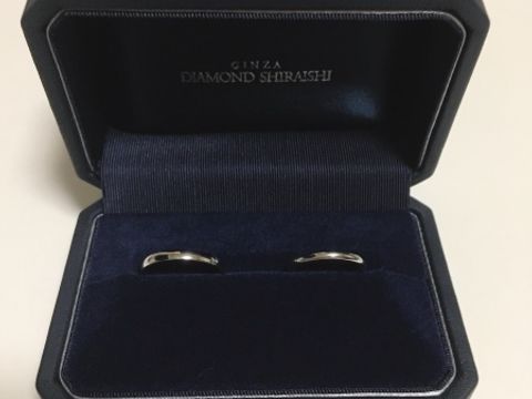 【銀座ダイヤモンドシライシの口コミ】 結婚指輪は長く付けるものになるので
彼も私もシンプルなデザインで探して…