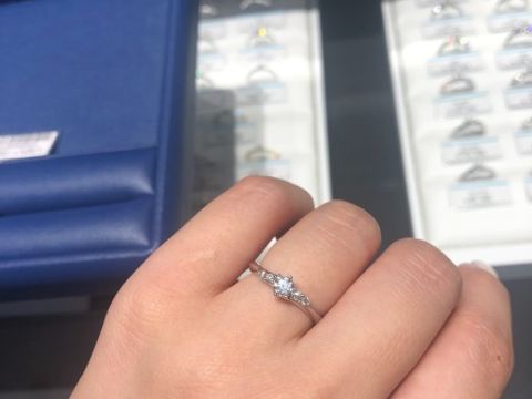 【銀座ダイヤモンドシライシの口コミ】 デザインが多様である中で、会社の名前からもわかるようにダイヤモンドへ…