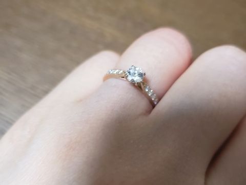 【LUCIE(ルシエ)の口コミ】 以前からブランドが気になっていて、複数試着させて頂いた上で一番気に入…