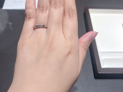 【N.Y.NIWAKA(ニューヨークニワカ)の口コミ】 他にないデザインで、とてもお洒落です。ペアの男性リングのデザインもお…