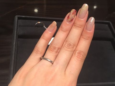 【ケイウノ ブライダル(K.UNO BRIDAL)の口コミ】 女性の方にもダイヤモンドがついていないデザインがよく、でもシンプルす…