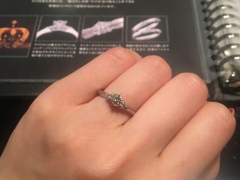 【エクセルコダイヤモンド(EXELCO DIAMOND)の口コミ】 なるべく細身だけどシンプル過ぎないものを探していました。ダイヤモンド…