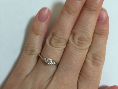 【アイプリモ(I-PRIMO)の口コミ】 立て爪のものとハーフエタニティのようなシンプルなもなと迷いながらお店…