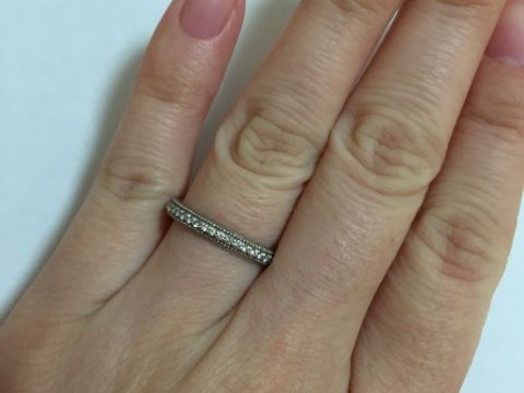【ギンザタナカブライダル(GINZA TANAKA BRIDAL)の口コミ】 手元が華やかになるように、シンプルな指輪ではなくハーフエタニティかエ…