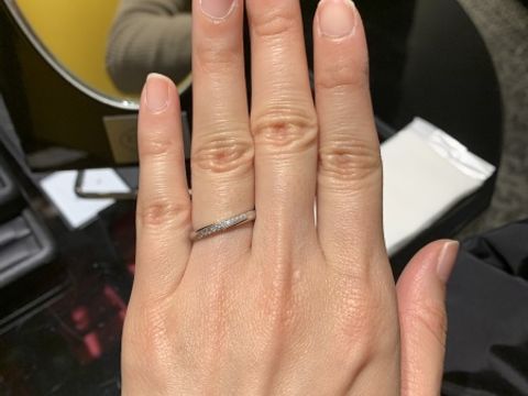 【エクセルコダイヤモンド(EXELCO DIAMOND)の口コミ】 ダイヤモンドがすごくキラキラしていて、手も綺麗に見えるデザインで気に…