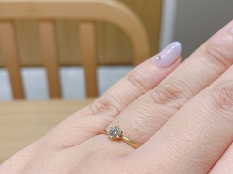 【BIJOUPIKO(ビジュピコ)の口コミ】 マットゴールドでシンプルなものを探していたので、デザインに一目惚れし…