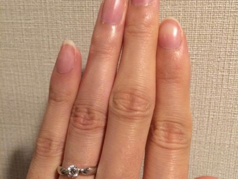 【ティファニー(Tiffany & Co.)の口コミ】 昔からの憧れでエンゲージリングはティファニーと決めていました。
一応、…