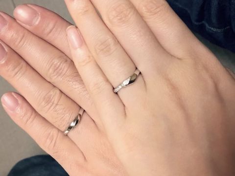 【俄(にわか)の口コミ】 平安時代の十二単の襟もとを見立て、ふたりの想いを重ねていく様をデザイ…