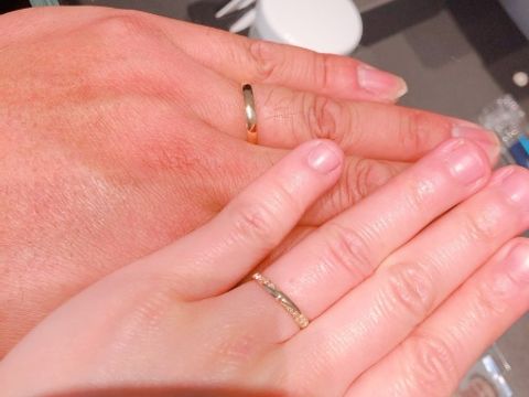 【エクセルコダイヤモンド(EXELCO DIAMOND)の口コミ】 婚約指輪はプラチナ、結婚指輪はゴールド、と決めていました。婚約指輪と…