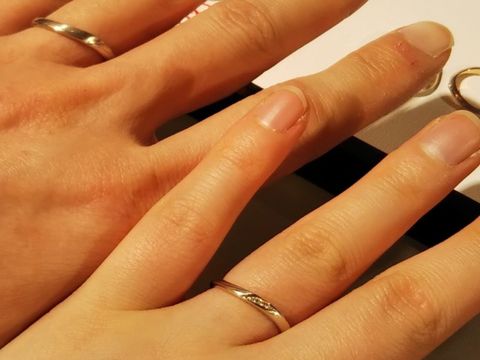 【杢目金屋(もくめがねや)の口コミ】 職人さんの手作りだから唯一無二の木目柄、それを二人で半分に割って指輪…