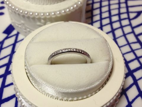 【ヴァンドーム青山(VENDOME AOYAMA)の口コミ】 ハーフエタニティであまりごつごつしていない指輪を探していました。小さ…