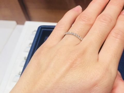 【銀座ダイヤモンドシライシの口コミ】 ハーフエタニティーの王道デザイン。他店に比べて、比較的安い値段で購入…