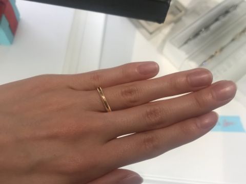 【ティファニー(Tiffany & Co.)の口コミ】 ミルグレインの単色は細身のタイプがあります。自分の指には細身のデザイ…