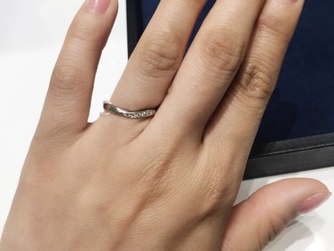 【アイプリモ(I-PRIMO)の口コミ】 指が少しでもきれいに見えるようにとVタイプの指輪をつけさせてもらいまし…