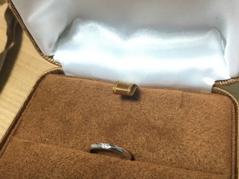 【BIJOUPIKO(ビジュピコ)の口コミ】 シルバーリングの表面が少しカクカクしており、特徴的です。そこが夫の指…