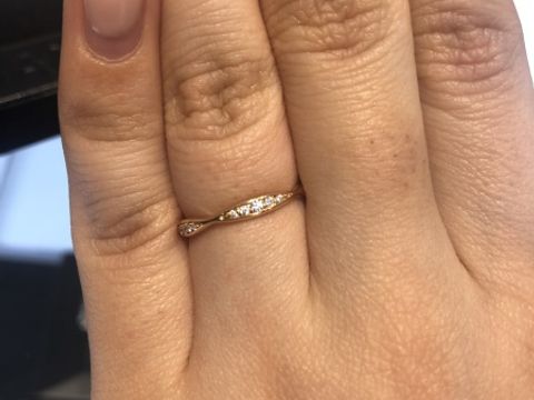 【シャネル(CHANEL)の口コミ】 CHANELならではのカメリアをモチーフにしたデザインが特徴的です。ウェー…