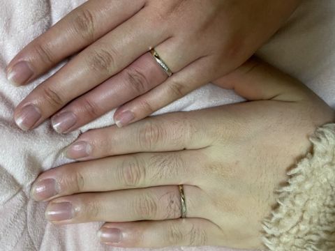 【nocur(ノクル)の口コミ】 シンプルなのに、ゴールドとシルバーの2色が入っていて少しねじれている可…