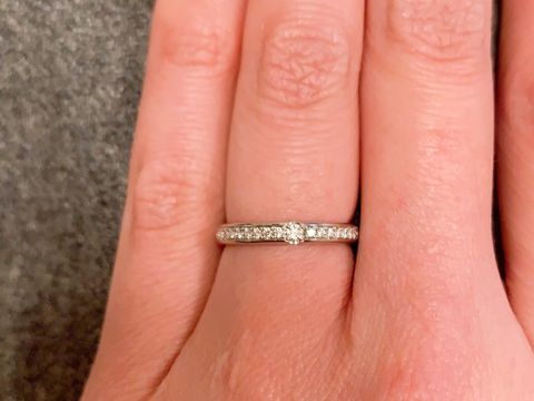 【ラザール ダイヤモンド(LAZARE DIAMOND)の口コミ】 指輪探しを始めていろいろ他店も含めHPを見ていて、一番このアプローズが…