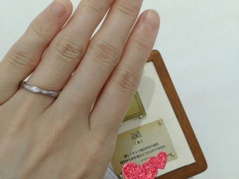 【PORTADA(ポルターダ)の口コミ】 指輪の内側にダイヤモンドが埋め込まれているデザインです。ひし形のよう…