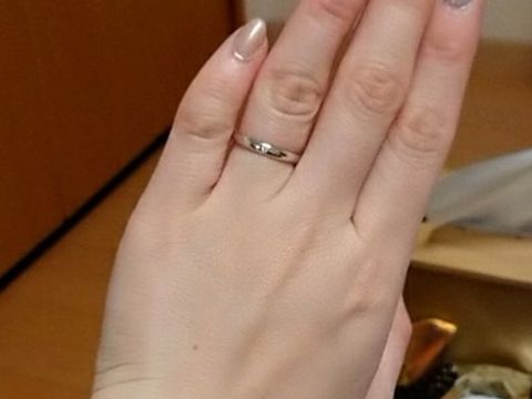 【BRILLIANCE+(ブリリアンスプラス)の口コミ】 所謂ノーマルなタイプの結婚指輪です。1石はいっているものを取り寄せまし…